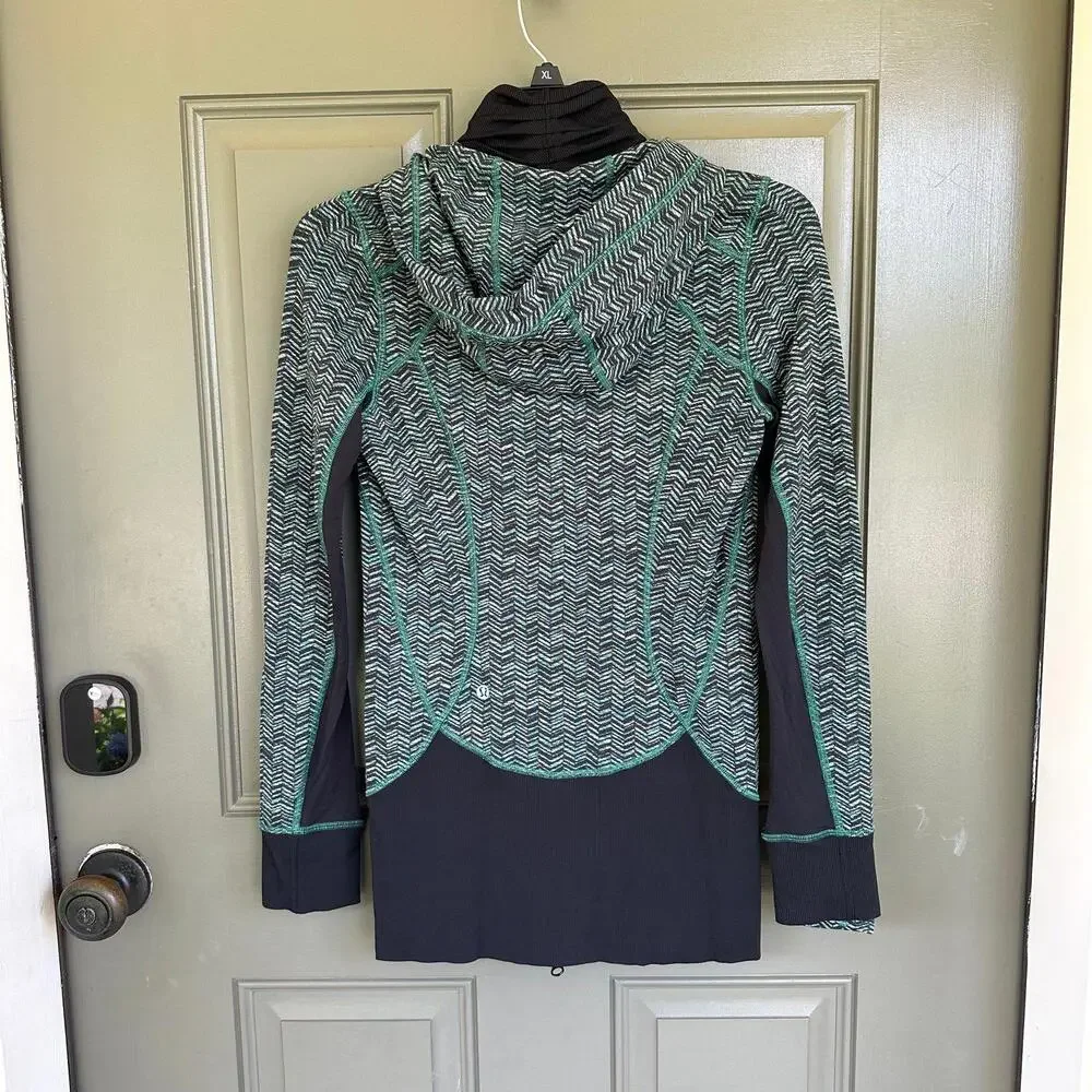 Lululemon Daily Practice‎ Jacket 4